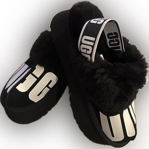 🩵Brand New (box excl.) UGG FUNKETTE CHOPD BLACK SLIPPERS - WOMEN'S